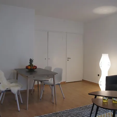 On 107 Manessestrasse *